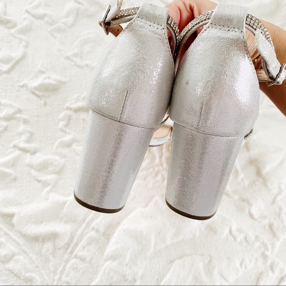 BOGO Nina Henesi Sandal Size 7 $99 - Picture 9 of 11